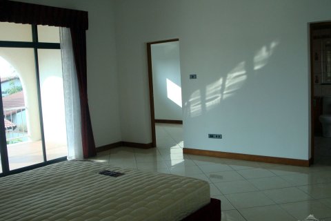 Casa de 5 dormitorios en Pattaya, Tailandia № 45493 - foto 19
