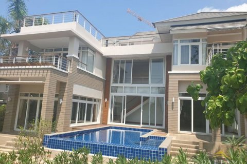 Casa de 5 dormitorios en Pattaya, Tailandia № 45522 - foto 3