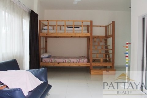 Casa de 4 dormitorios en Pattaya, Tailandia № 45519 - foto 13