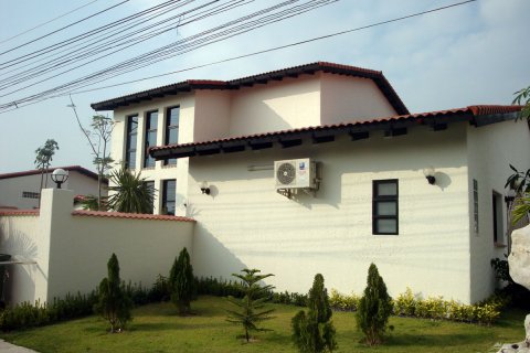 Casa de 5 dormitorios en Pattaya, Tailandia № 45493