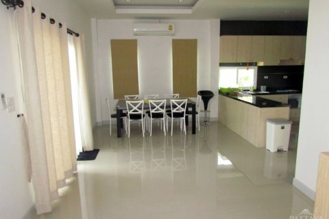 Casa de 3 dormitorios en Pattaya, Tailandia № 45462 - foto 5
