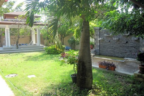 Casa de 4 dormitorios en Jomtien Beach, Pattaya, Tailandia № 45494 - foto 30