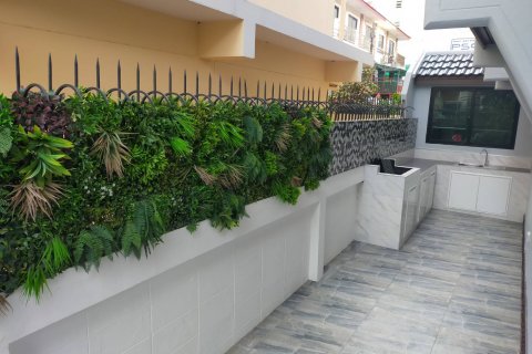 Casa de 4 dormitorios en Pattaya, Tailandia № 45480 - foto 3