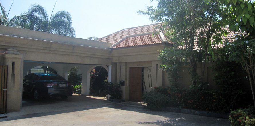 Casa de 4 dormitorios en Jomtien Beach, Pattaya, Tailandia № 45494