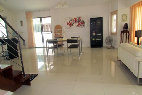 Casa de 3 dormitorios en Pattaya, Tailandia № 45432 - foto 7