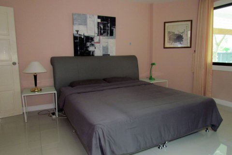 Casa de 3 dormitorios en Pattaya, Tailandia № 45432 - foto 12