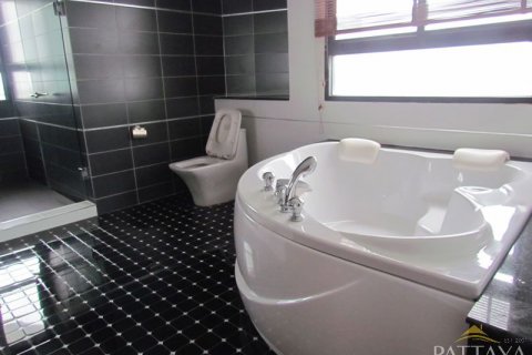 Condominio de 4 dormitorios en Pattaya, Tailandia № 45245 - foto 23
