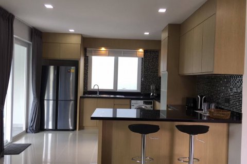 Casa de 4 dormitorios en Pattaya, Tailandia № 45528 - foto 8