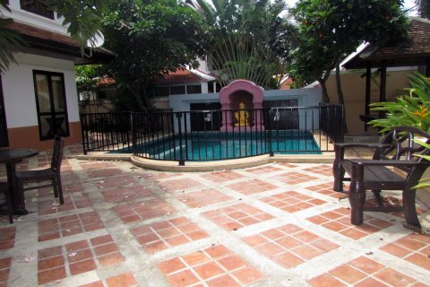 Casa de 3 dormitorios en Jomtien Beach, Pattaya, Tailandia № 45440 - foto 5
