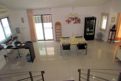Casa de 3 dormitorios en Pattaya, Tailandia № 45432 - foto 18