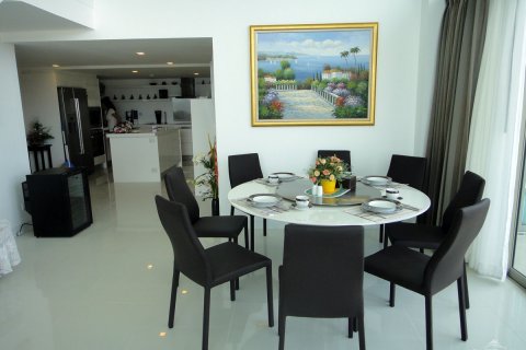 Condominio de 4 dormitorios en Pattaya, Tailandia № 45303 - foto 3