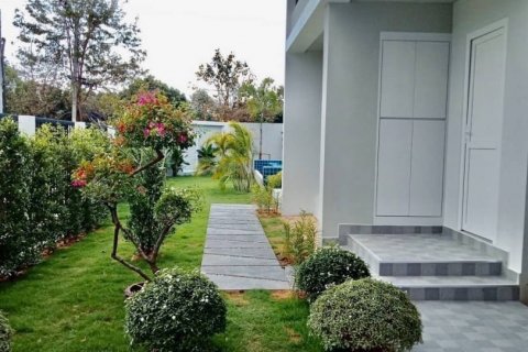 Casa de 4 dormitorios en Pattaya, Tailandia № 45523 - foto 16