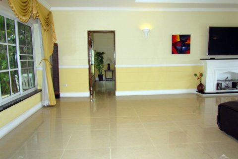 Casa de 3 dormitorios en Pattaya, Tailandia № 45435 - foto 21