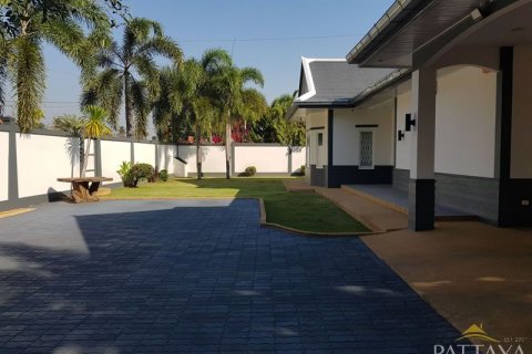 Casa de 4 dormitorios en Pattaya, Tailandia № 45438 - foto 19