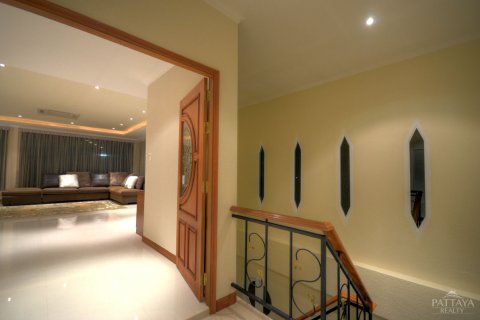 Casa de 4 dormitorios en Pattaya, Tailandia № 45497 - foto 7