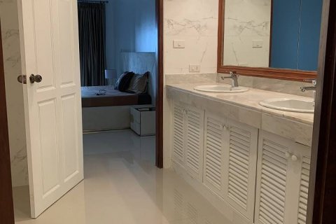 Condominio de 2 dormitorios en Pattaya, Tailandia № 45180 - foto 3