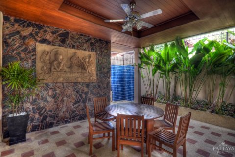 Casa de 4 dormitorios en Pattaya, Tailandia № 45497 - foto 15