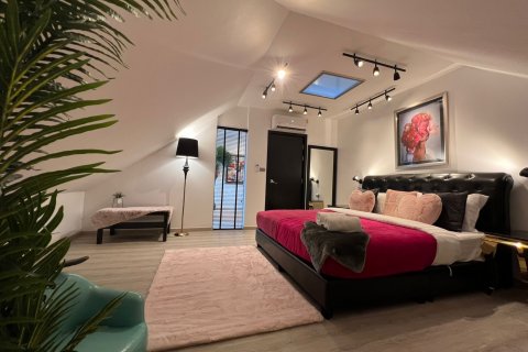 Casa de 8 dormitorios en Jomtien Beach, Pattaya, Tailandia № 45545 - foto 10