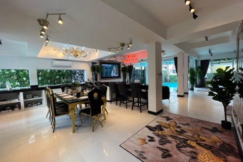 Casa de 8 dormitorios en Jomtien Beach, Pattaya, Tailandia № 45545 - foto 9