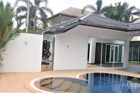Casa de 5 dormitorios en Pattaya, Tailandia № 45475 - foto 2