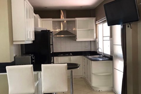 Casa de 5 dormitorios en Pattaya, Tailandia № 45542 - foto 4