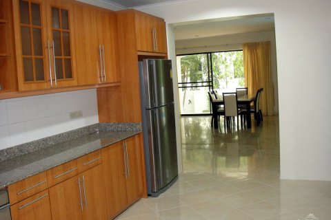 Casa de 4 dormitorios en Pattaya, Tailandia № 45431 - foto 9