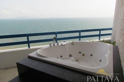 Condominio de 2 dormitorios en Jomtien Beach, Pattaya, Tailandia № 45224 - foto 26