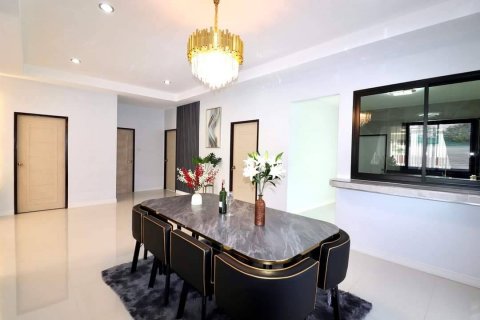 Casa de 3 dormitorios en Bang Lamung, Tailandia № 46327 - foto 9
