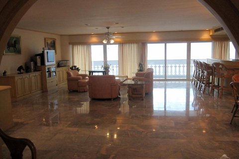 Condominio de 3 dormitorios en Pattaya, Tailandia № 45284