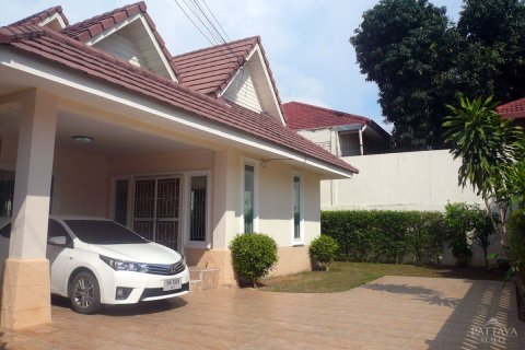 Casa de 3 dormitorios en Pattaya, Tailandia № 45454