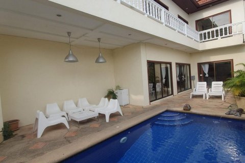 Casa de 4 dormitorios en Pattaya, Tailandia № 45537 - foto 12