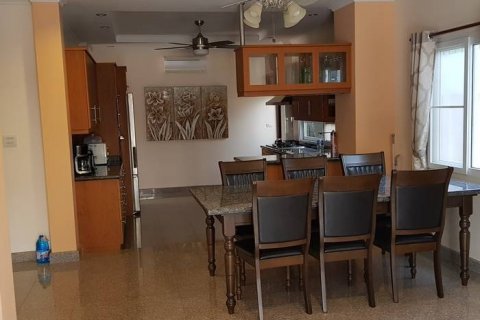 Casa de 5 dormitorios en Pattaya, Tailandia № 45526 - foto 8