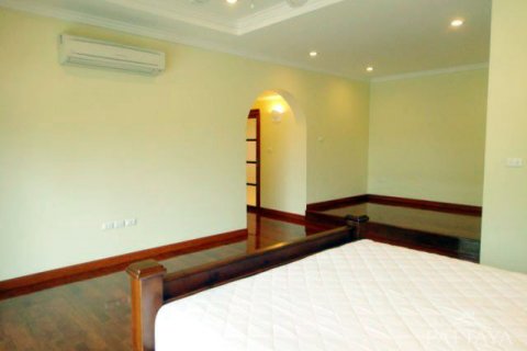 Casa de 3 dormitorios en Pattaya, Tailandia № 45554 - foto 2