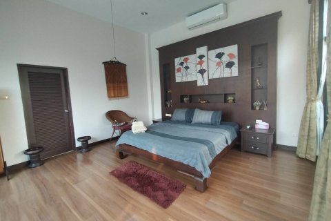 Casa de 3 dormitorios en Pattaya, Tailandia № 45557 - foto 1