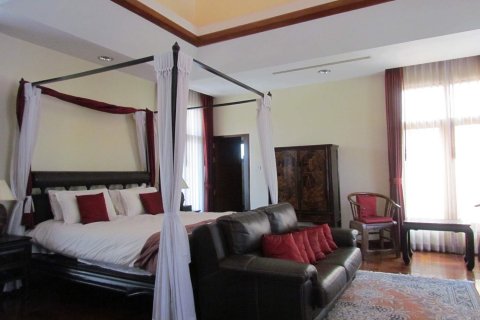 Casa de 5 dormitorios en Pattaya, Tailandia № 45552 - foto 21