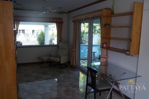 Casa de 4 dormitorios en Pattaya, Tailandia № 45434 - foto 4