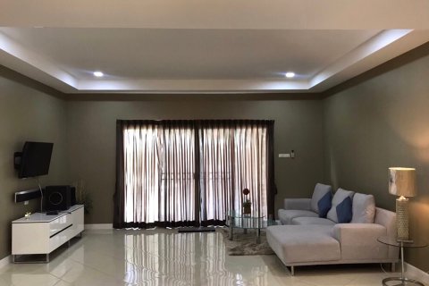 Casa de 5 dormitorios en Pattaya, Tailandia № 45542 - foto 15