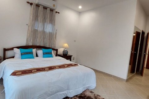 Casa de 4 dormitorios en Pattaya, Tailandia № 46179 - foto 15