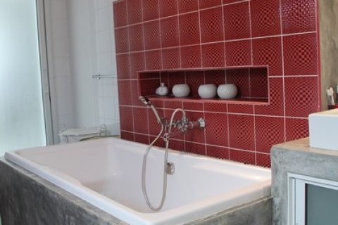 Casa de 4 dormitorios en Pattaya, Tailandia № 45519 - foto 6