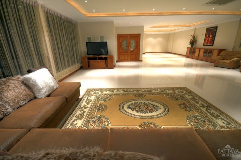 Casa de 4 dormitorios en Pattaya, Tailandia № 45497 - foto 11