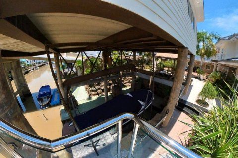 Casa de 4 dormitorios en Pattaya, Tailandia № 45483 - foto 8