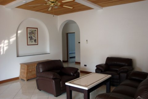 Casa de 5 dormitorios en Pattaya, Tailandia № 45493 - foto 9