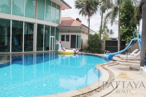 Casa de 4 dormitorios en Pattaya, Tailandia № 45519 - foto 24