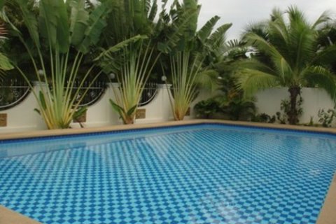 Casa de 4 dormitorios en Pattaya, Tailandia № 45434 - foto 10