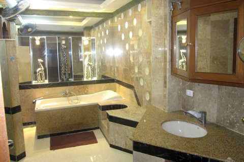 Casa de 3 dormitorios en Jomtien Beach, Pattaya, Tailandia № 45495 - foto 21