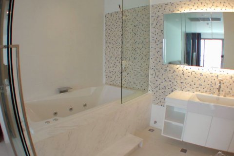 Condominio de 2 dormitorios en Pattaya, Tailandia № 45155 - foto 7