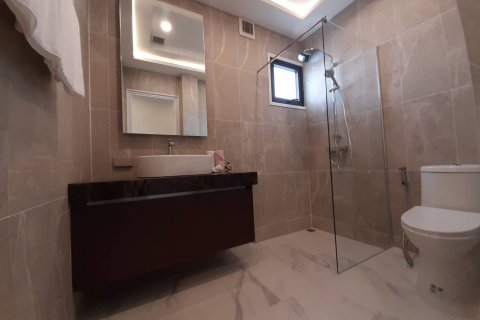 Casa de 4 dormitorios en Pattaya, Tailandia № 45491