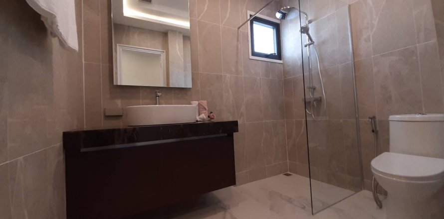 Casa de 4 dormitorios en Pattaya, Tailandia № 45491