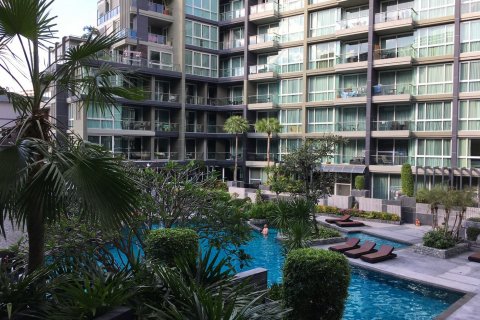 Sobre plano Apus en Pattaya, Tailandia № 27453 - foto 3