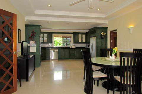 Casa de 3 dormitorios en Pattaya, Tailandia № 45435 - foto 13